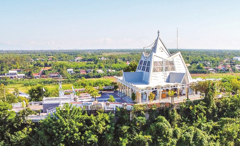Thuê xe từ Đà Nẵng đi Đức Mẹ Trà Kiệu giá rẻ