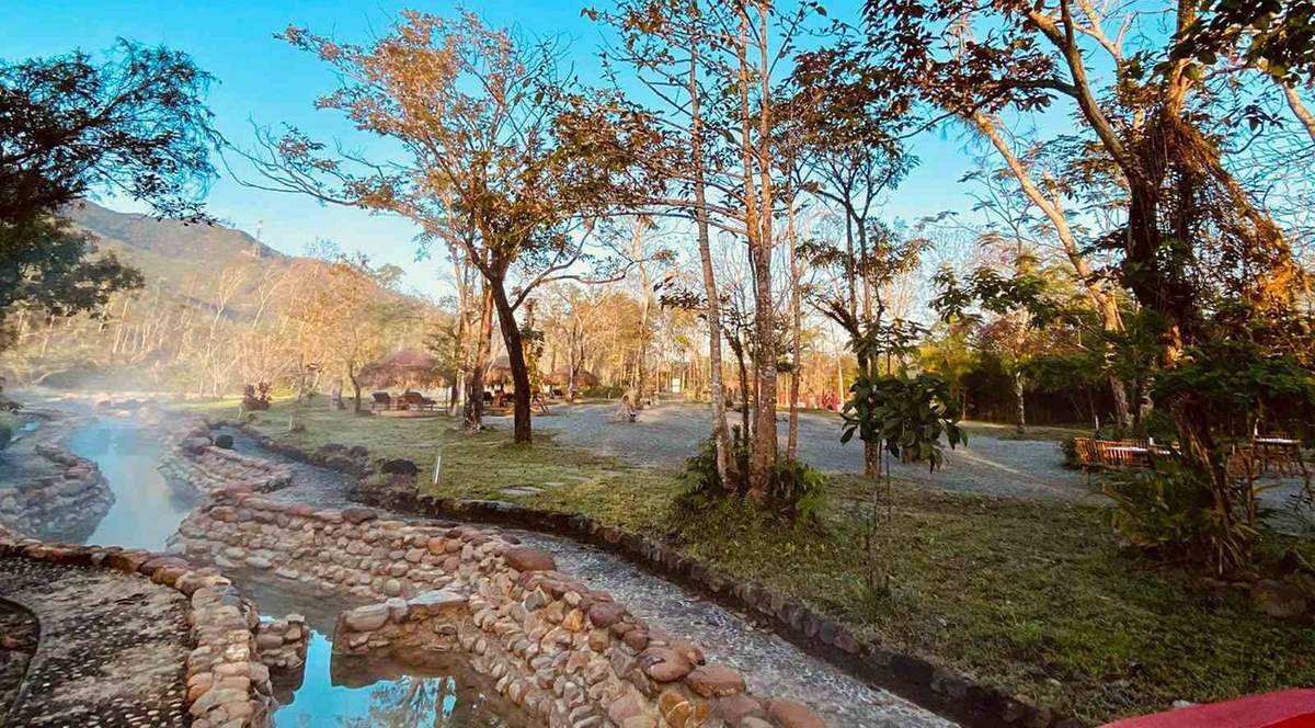 Thuê xe từ Đà Nẵng đi Alba Thanh Tân Resort giá rẻ